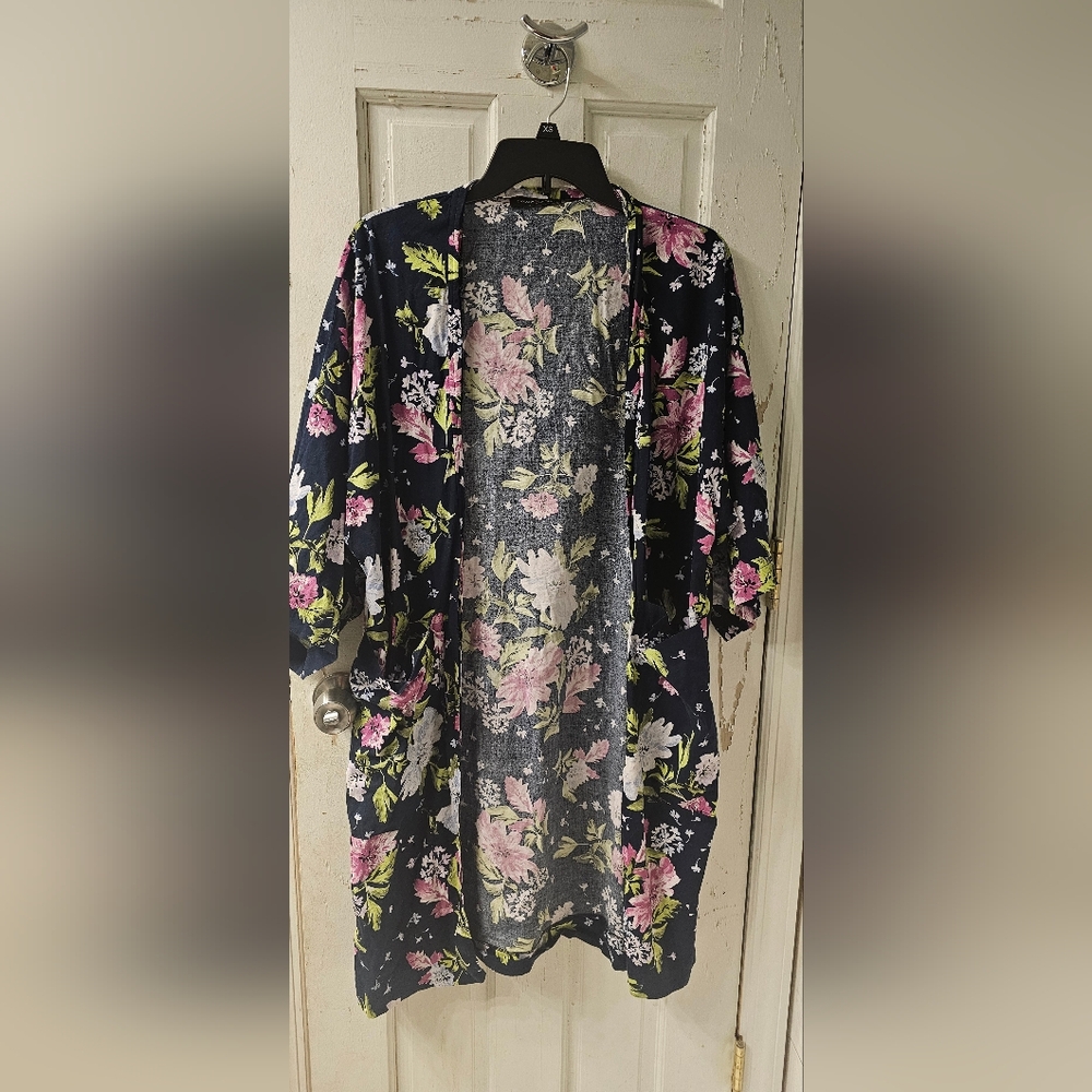 A one size floral bath robe from Banana Republic.